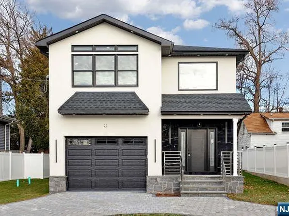 21 E Clinton Ave, Bergenfield, NJ 07621