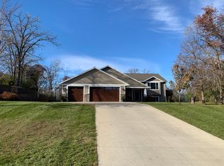 100 Ridge Rd, New London, MN 56273