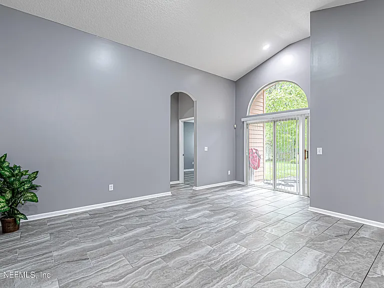2243 Trailwood Dr — Photo 22