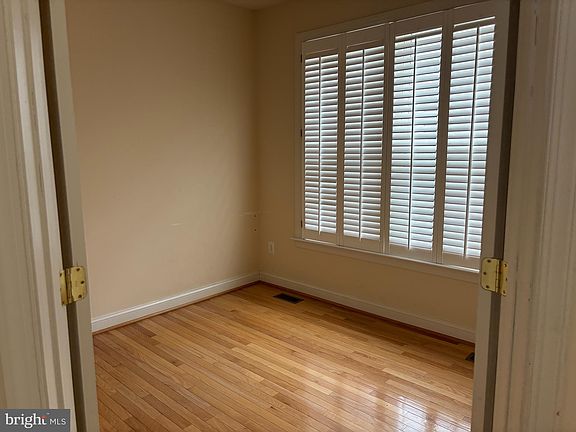 4th image of 41952 Loker Ct