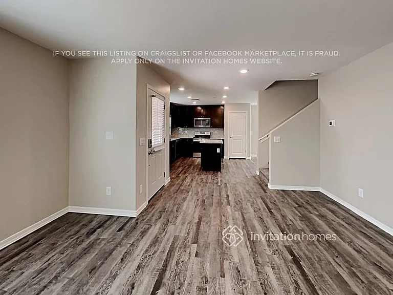 8033 W Agora Ln — Photo 6