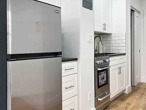 2nd image of 430 E 87th St APT 3A
