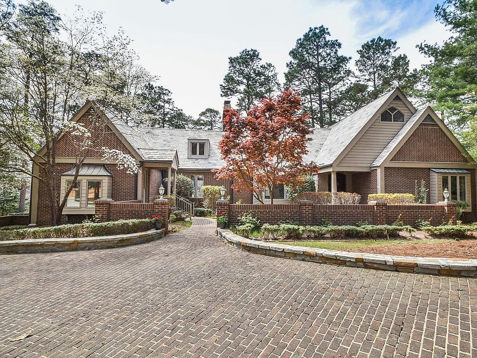 1st image of 290 Lake Dornoch Dr