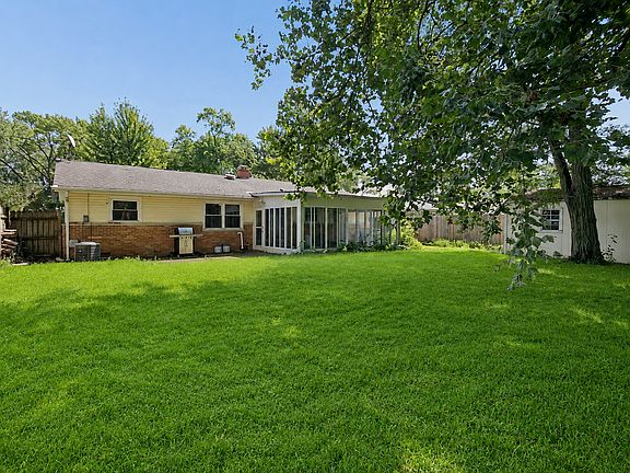 2nd image of 40 Wildwood Rd