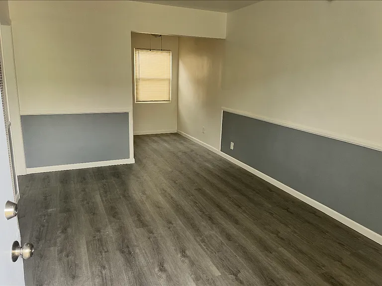 534 Stepney St #5 — Photo 6