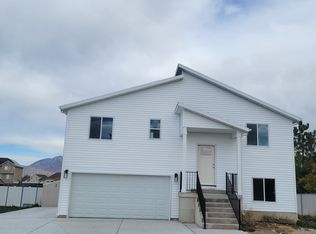 5342 Vista Dr, Roy, UT 84067