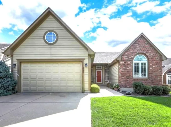 2737 S Breckenridge Dr, Independence, MO 64055