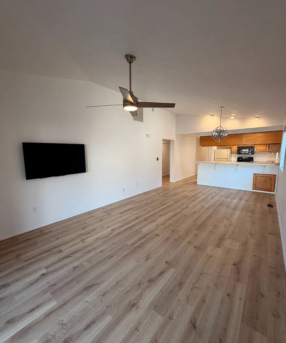 2 bed, 1250 sqft, $1,750 — Photo 1