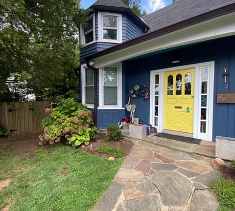 2nd image of 5 Vassar Cir