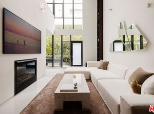 825 N Kings Rd #2, West Hollywood, CA 90069