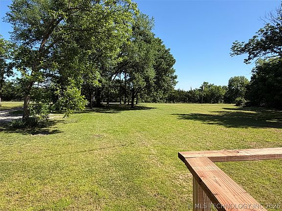 5th image of 1489 Forest Ln