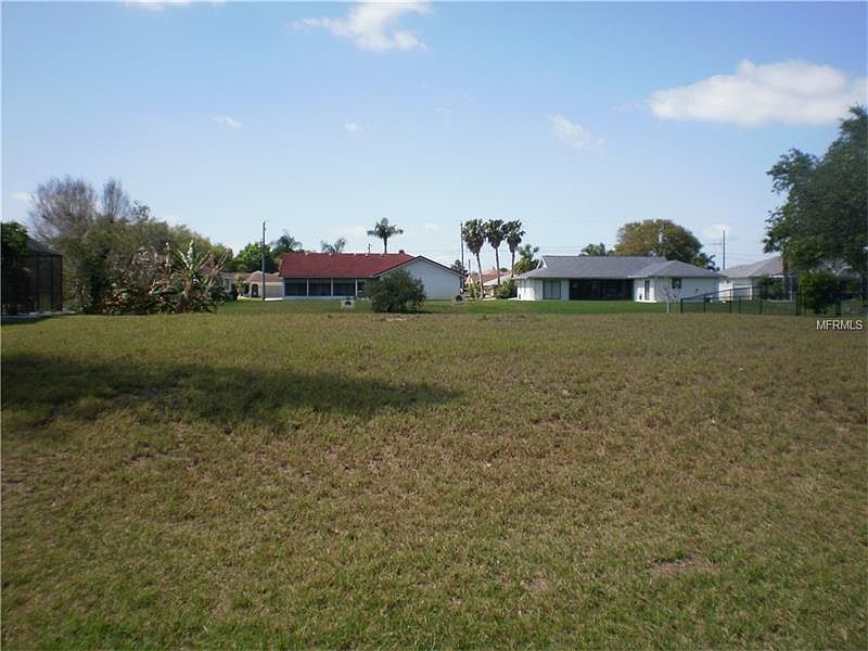 2nd image of 264 Mark Twain Ln