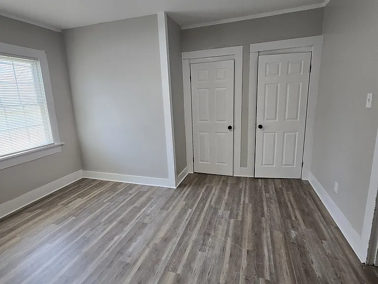 973 Doris Ave — Photo 2