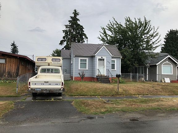 2nd image of 138 10th St SE
