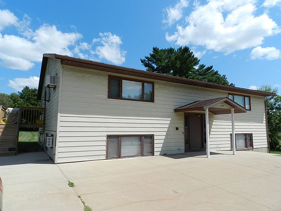 3rd image of 1500 / 1075 Packers / Lancaster Court