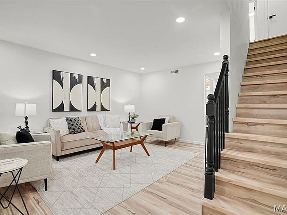 4th image of 4234 Burnett Walk