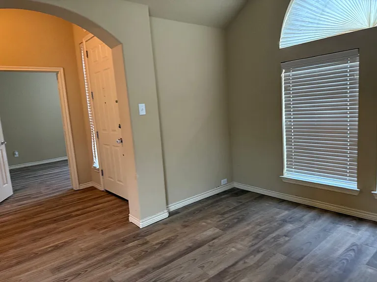 817 Graystone Dr — Photo 14