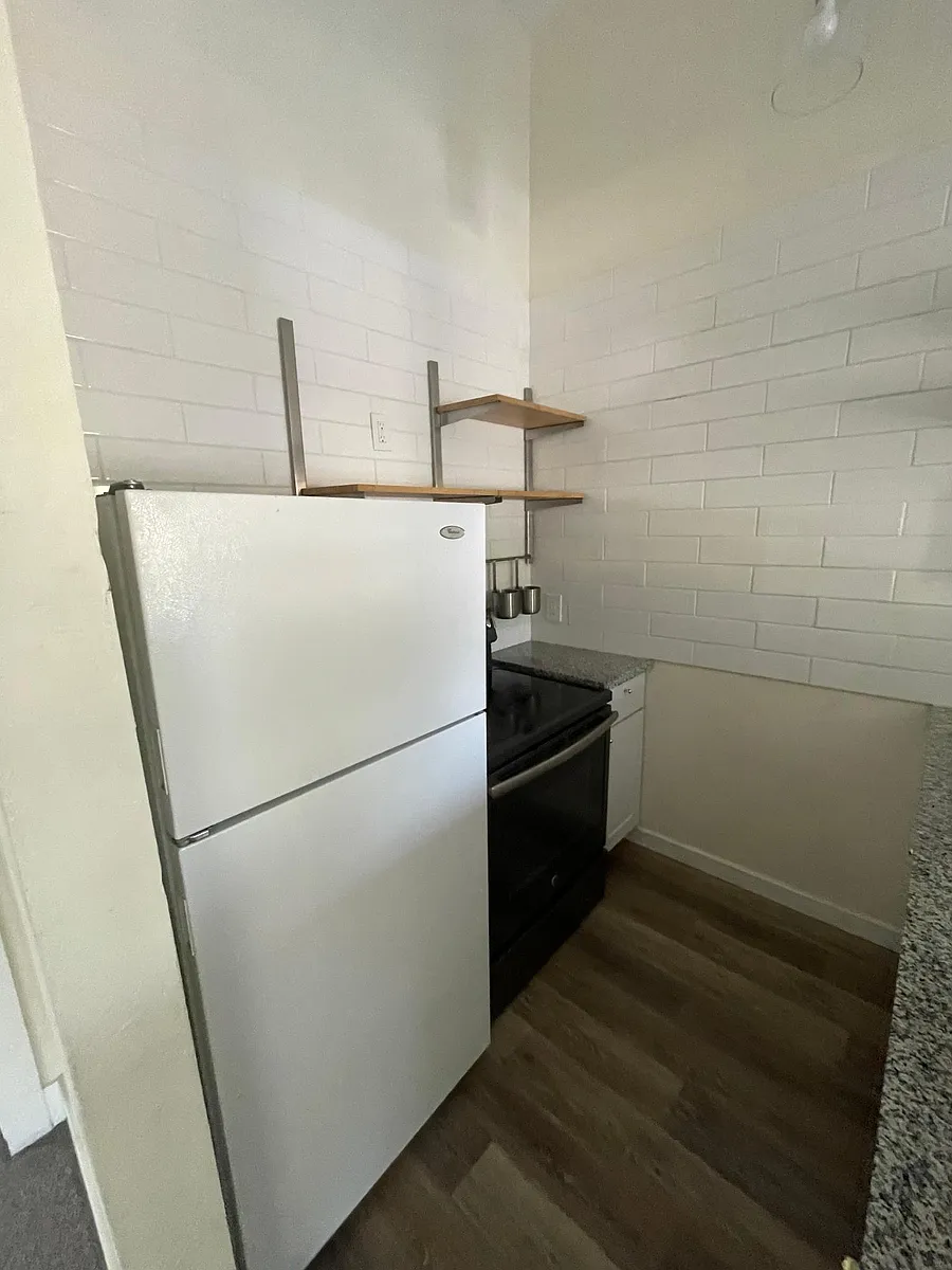 Building Photo - 490 Highland Ave #13