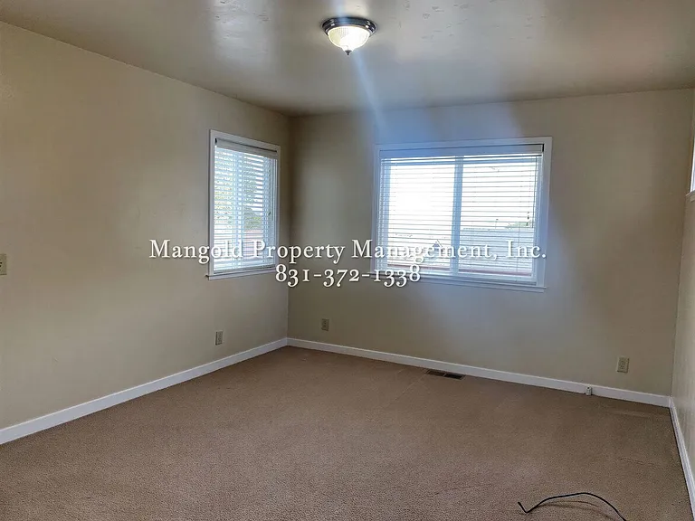 844 Newton St — Photo 5