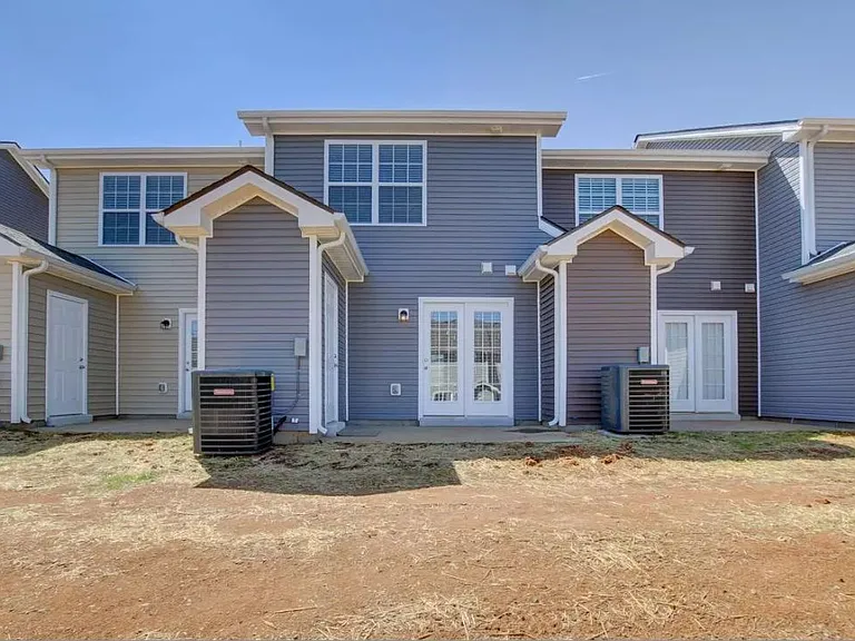 212 Alexander Blvd — Photo 11