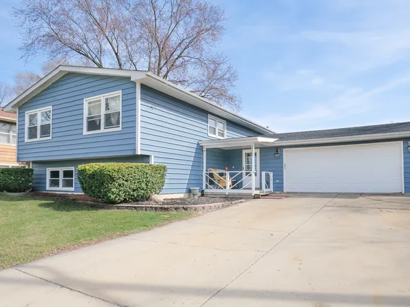 1202 Pomeroy Ct, St Charles, IL 60174