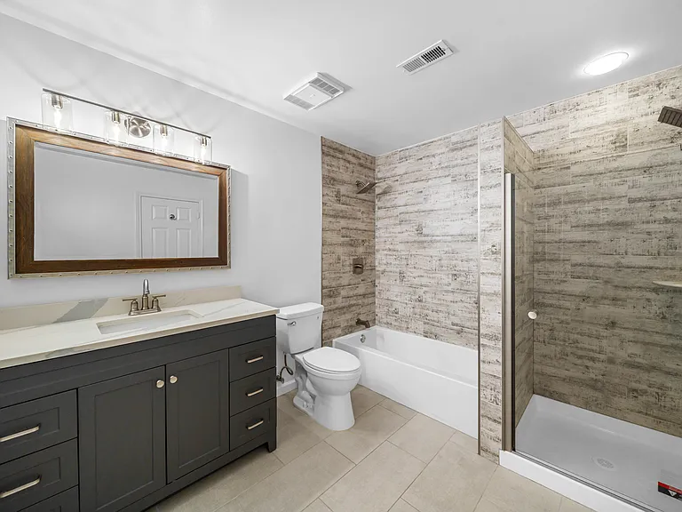 764 Charles Ct — Photo 18