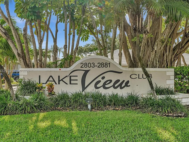 2811 N Oakland Forest Dr #206 — Photo 19