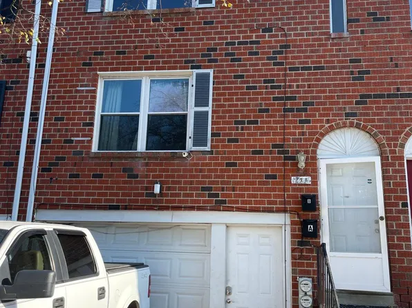 9453 Woodbridge Rd, Philadelphia, PA 19114