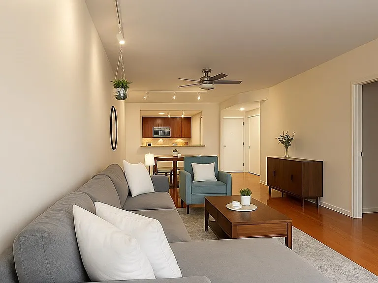 700 Grove St #2V — Photo 2