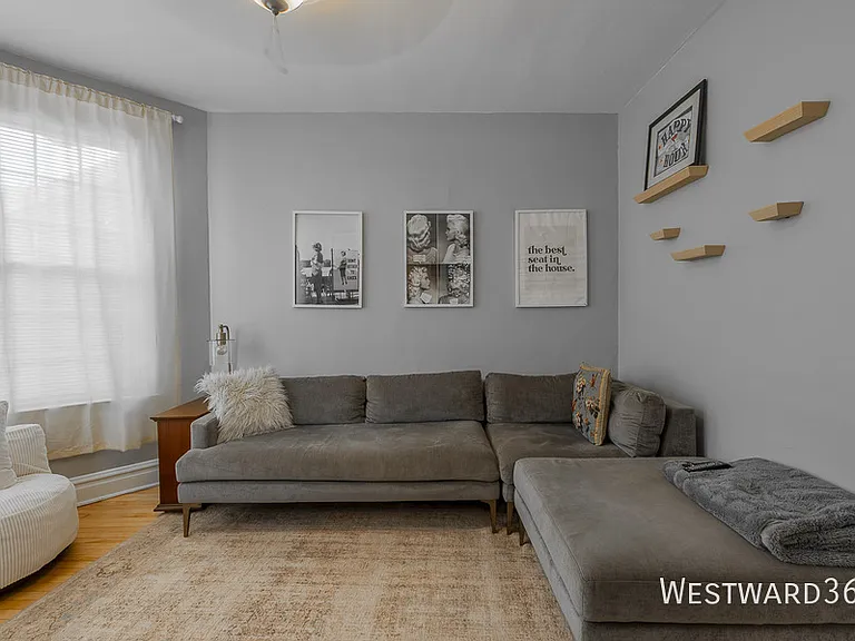 2550 N Southport Ave #2F — Photo 2