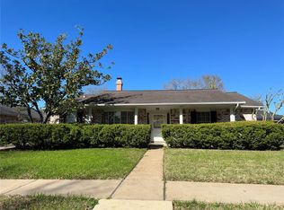 12226 Meadowhollow Dr, Meadows Place, TX 77477