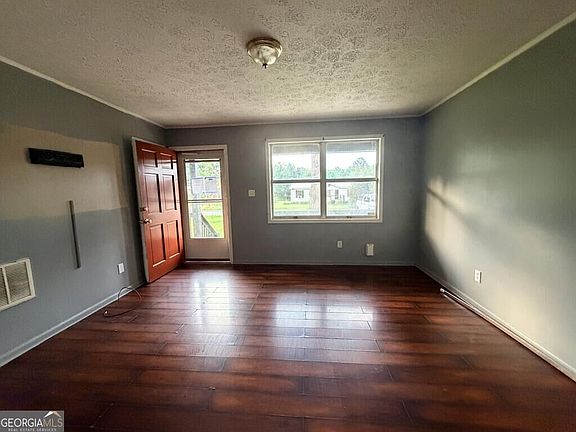 5th image of 261 13th Ave SW
