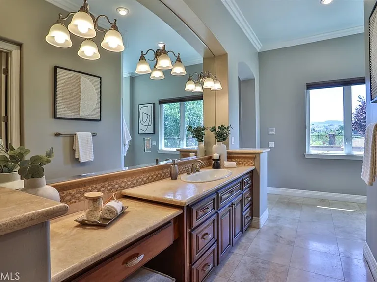 39520 Colleen Way — Photo 57