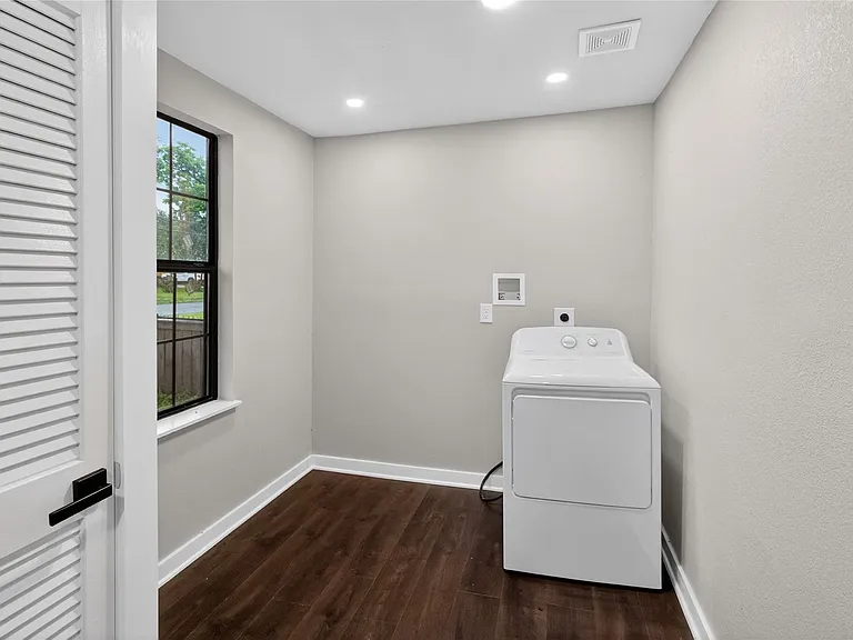 428 Van Molan St — Photo 21