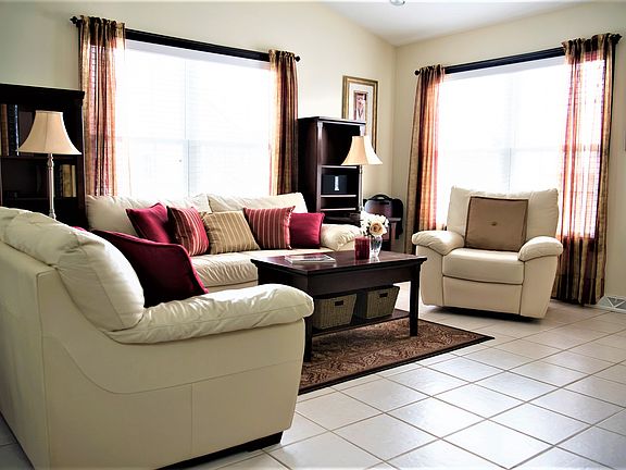 3rd image of 126 Aspen Dr
