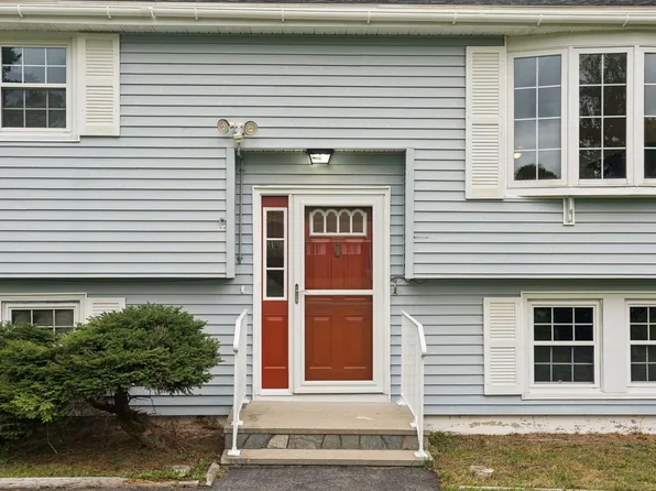 10 Newton Drive, Gorham, ME 04038