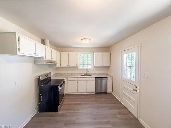 4th image of 120 Revere Dr