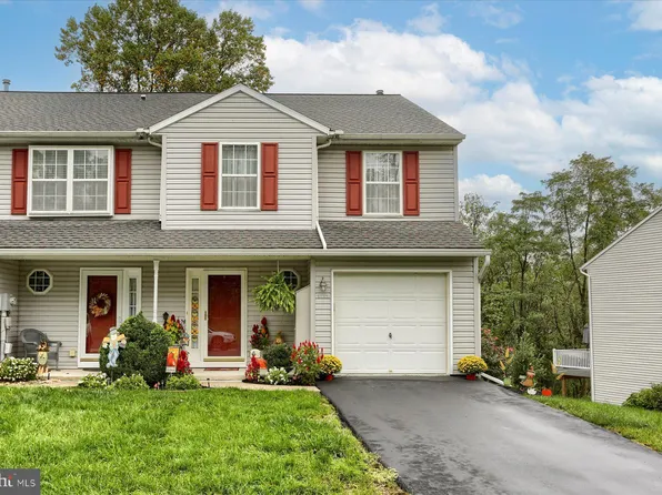 5782 Hidden Lake Dr, Harrisburg, PA 17111