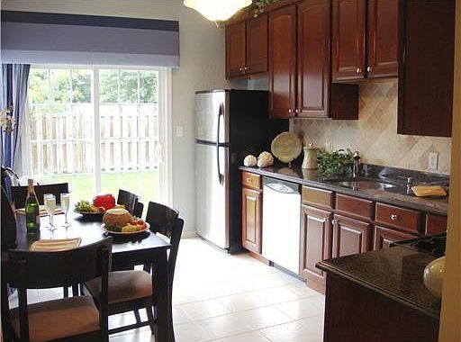 4th image of 303 Birch Ct