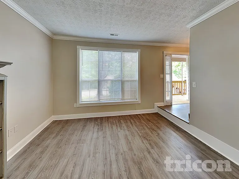 3520 Willow Tree Cir — Photo 3