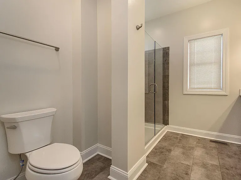 912 Kentwood Dr — Photo 22