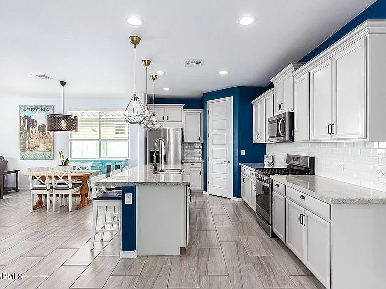 14579 W Dahlia Dr — Photo 3