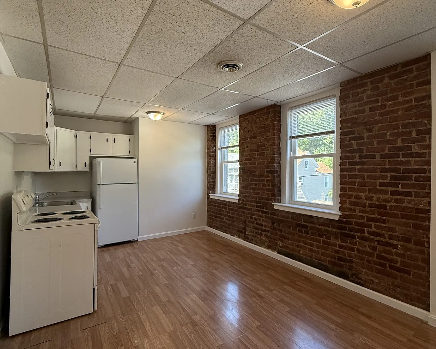 2 bed, 832 sqft, $2,200 — Photo 3
