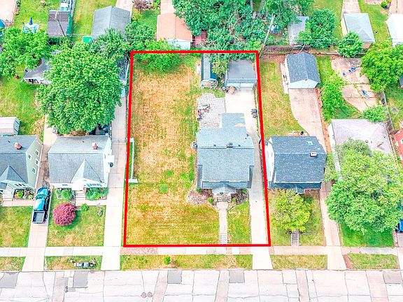 2nd image of 6813 Ridgewood Ave