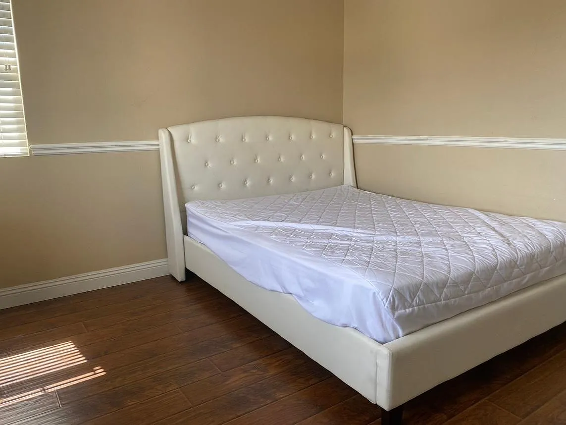 1 bed, 300 sqft, $1,399 — Photo 3