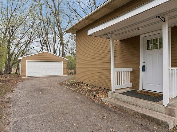 3rd image of 112 McGregor Ave N