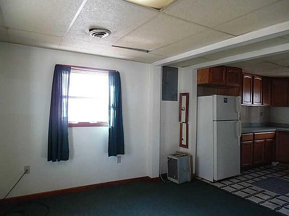 3rd image of 11886 Lakeview Dr