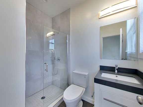 2nd image of 840 Greenwich St #840