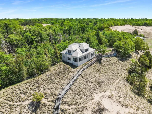 34 Lost Lake Dr, Montague, MI 49437