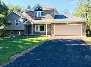 5S240 Middle Rd, Naperville, IL 60563